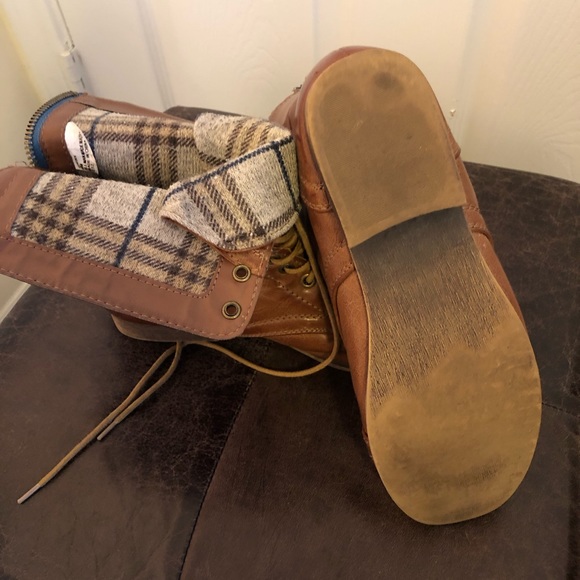 Steve Madden lace-up boots - Picture 4 of 4